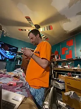 Snapshot of charactrzero chatting on 02.12.25 charactrzero online show from 02.12.25