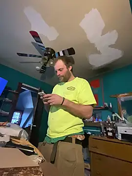 Snapshot of charactrzero chatting on 03.08.25 charactrzero online show from 03.08.25