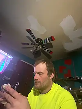 Snapshot of charactrzero chatting on 03.18.25 charactrzero online show from 03.18.25