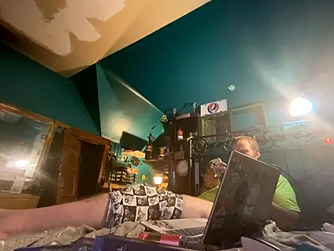 Snapshot of charactrzero chatting on 10.01.25 charactrzero online show from 10.01.25