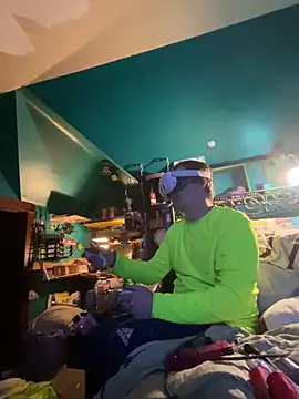 Snapshot of charactrzero chatting on 10.17.25 charactrzero online show from 10.17.25