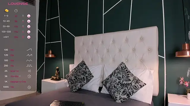 Veronicalanx1 online show from 12.16.25