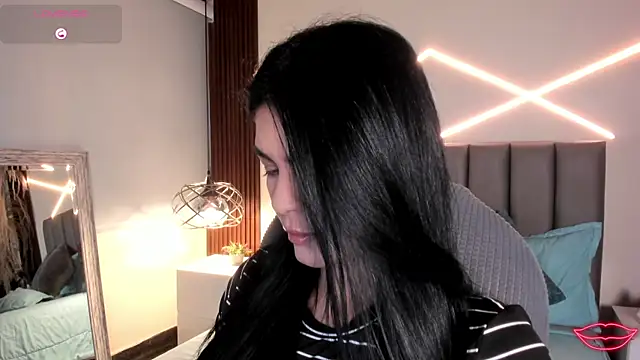 Snapshot of Veronicalanx1 chatting on 04.22.26 Veronicalanx1 online show from 04.22.26