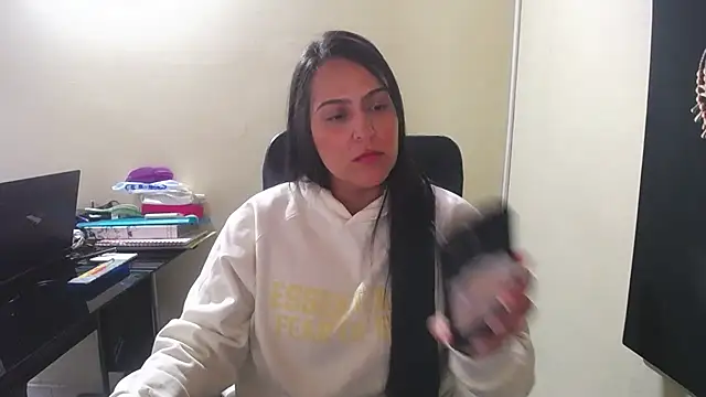 kendall 52 online show from 10.13.25