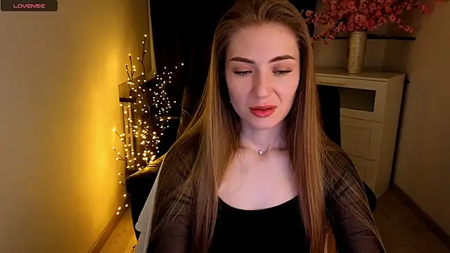 Snapshot of Adelyna_Bird chatting on 05.17.26 Adelyna Bird online show from 05.17.26