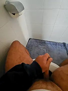 Snapshot of Dolceporco19 chatting on 10.13.25 Dolceporco19 online show from 10.13.25