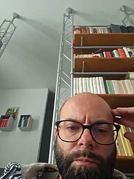 Snapshot of Dolceporco19 chatting on 10.26.25 Dolceporco19 online show from 10.26.25