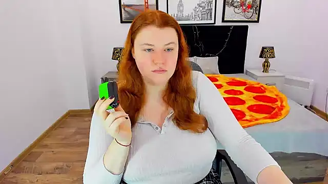 Snapshot of PolinaSalvatore chatting on 12.19.24 PolinaSalvatore online show from 12.19.24