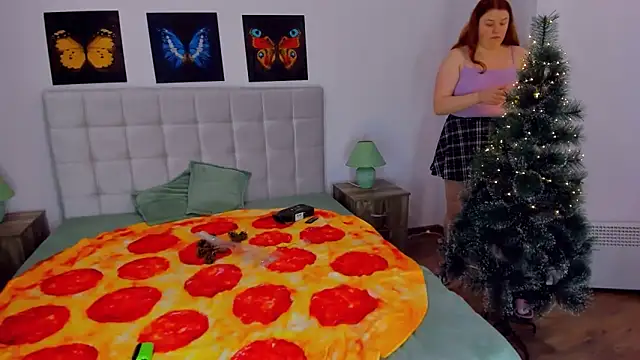 Snapshot of PolinaSalvatore chatting on 12.20.24 PolinaSalvatore online show from 12.20.24