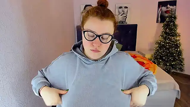 Snapshot of PolinaSalvatore chatting on 12.29.24 PolinaSalvatore online show from 12.29.24