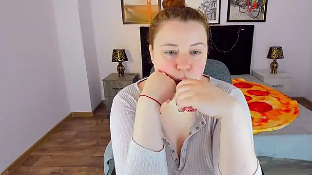 Snapshot of PolinaSalvatore chatting on 01.10.25 PolinaSalvatore online show from 01.10.25