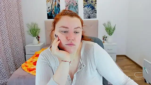 Snapshot of PolinaSalvatore chatting on 01.25.25 PolinaSalvatore online show from 01.25.25