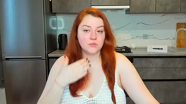 Snapshot of PolinaSalvatore chatting on 02.02.25 PolinaSalvatore online show from 02.02.25