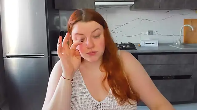 Snapshot of PolinaSalvatore chatting on 02.12.25 PolinaSalvatore online show from 02.12.25