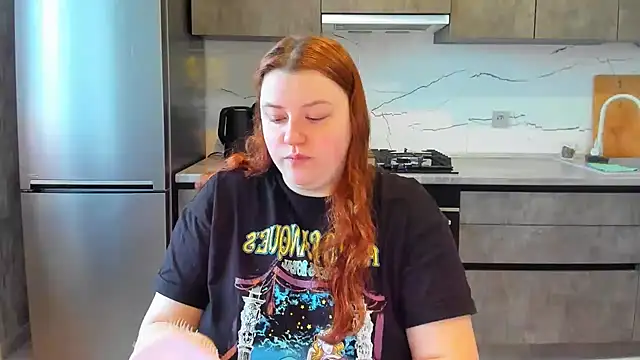 Snapshot of PolinaSalvatore chatting on 02.26.25 PolinaSalvatore online show from 02.26.25