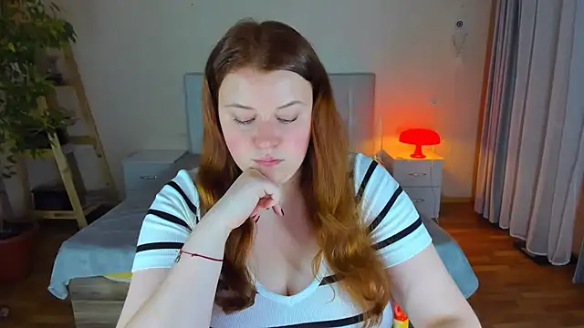 Snapshot of PolinaSalvatore chatting on 09.10.25 PolinaSalvatore online show from 09.10.25