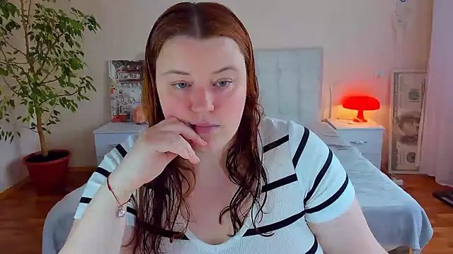 Snapshot of PolinaSalvatore chatting on 05.19.26 PolinaSalvatore online show from 05.19.26