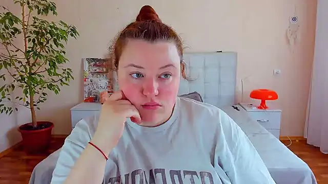 Snapshot of PolinaSalvatore chatting on 05.25.26 PolinaSalvatore online show from 05.25.26