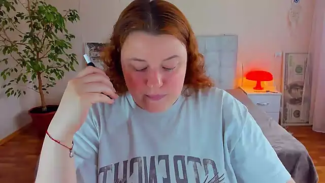 Snapshot of PolinaSalvatore chatting on 06.05.26 PolinaSalvatore online show from 06.05.26