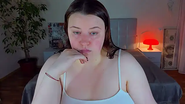 Snapshot of PolinaSalvatore chatting on 06.25.26 PolinaSalvatore online show from 06.25.26