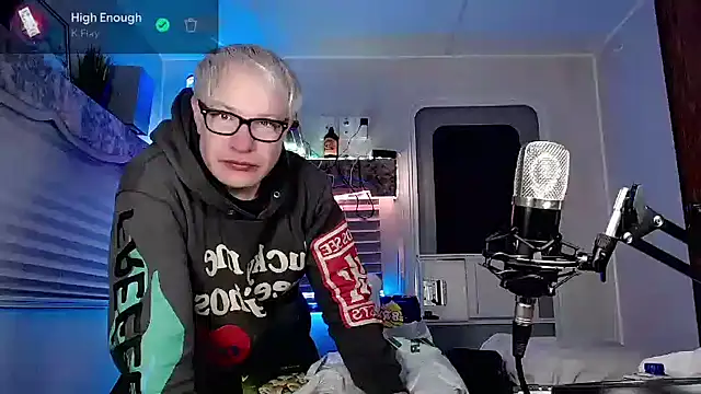 Snapshot of Snarfle82 chatting on 03.12.25 Snarfle82 online show from 03.12.25