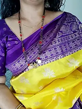 Snapshot of Indian_desi_wife chatting on 10.11.25 Indian desi wife online show from 10.11.25