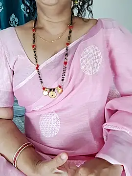 Snapshot of Indian_desi_wife chatting on 10.11.25 Indian desi wife online show from 10.11.25