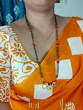 Snapshot of Indian_desi_wife chatting on 10.17.25 Indian desi wife online show from 10.17.25