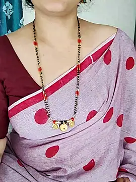 Snapshot of Indian_desi_wife chatting on 10.31.25 Indian desi wife online show from 10.31.25