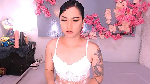 Snapshot of Oriental_Tiara chatting on 10.07.25 Oriental Tiara online show from 10.07.25