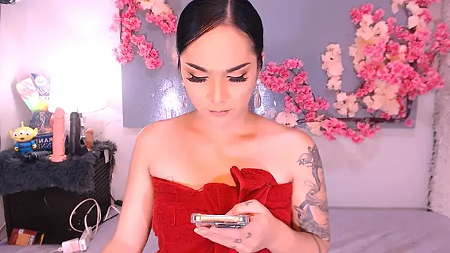 Snapshot of Oriental_Tiara chatting on 10.09.25 Oriental Tiara online show from 10.09.25