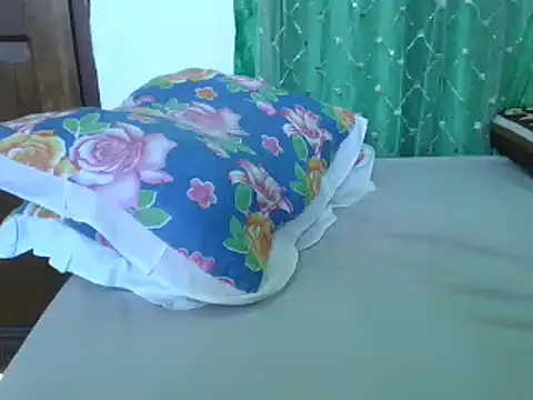 Snapshot of sweetchic_ chatting on 10.26.25 sweetchic online show from 10.26.25