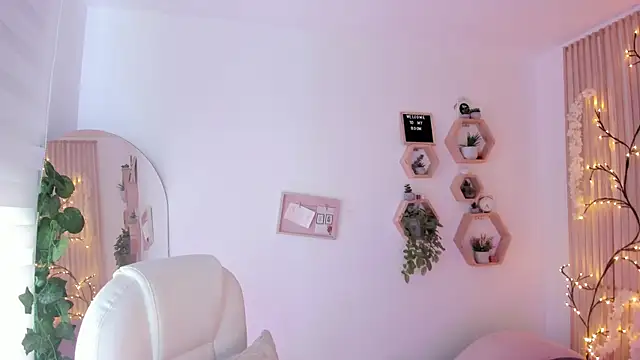 paulinacostello online show from 10.10.25