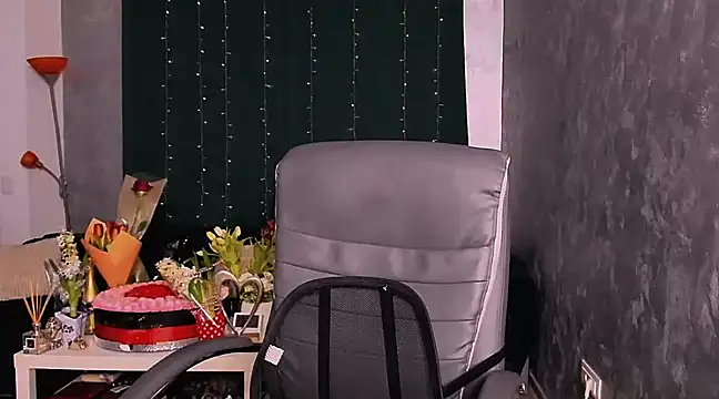 XoniaGraceful online show from 03.11.25
