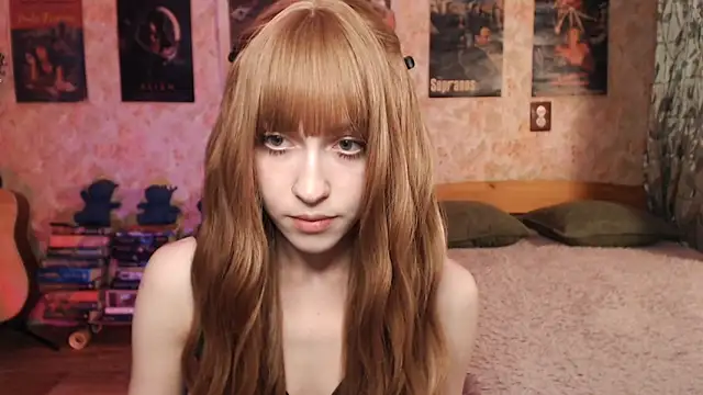 Snapshot of Friendly_Ellie chatting on 10.10.25 Friendly Ellie online show from 10.10.25