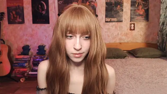 Snapshot of Friendly_Ellie chatting on 11.07.25 Friendly Ellie online show from 11.07.25