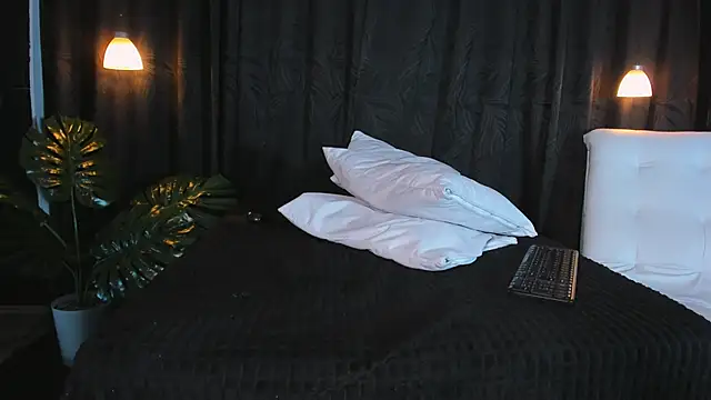 CelinayHanck online show from 03.21.25