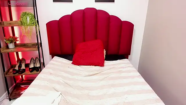 Ashleyyrobert online show from 12.13.24