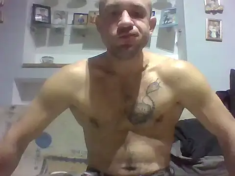 Snapshot of aroj95 chatting on 09.15.25 aroj95 online show from 09.15.25