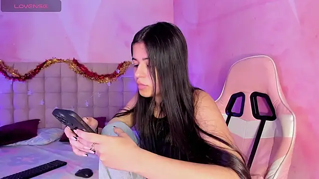 Snapshot of IvySanders1 chatting on 12.30.24 IvySanders1 online show from 12.30.24