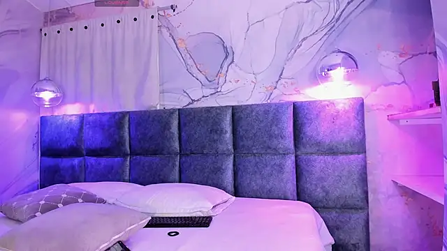 Snapshot of IvySanders1 chatting on 03.10.25 IvySanders1 online show from 03.10.25