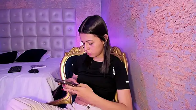 Snapshot of IvySanders1 chatting on 09.16.25 IvySanders1 online show from 09.16.25