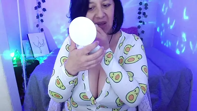 camilalatti online show from 10.18.25