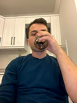 Snapshot of Emre-34 chatting on 11.13.25 Emre-34 online show from 11.13.25