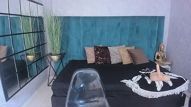 cintiagreyx online show from 02.10.26