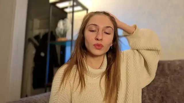 LovelyKatea online show from 11.16.25