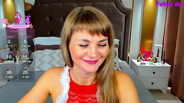 Snapshot of annasimonsj chatting on 10.18.25 annasimonsj online show from 10.18.25