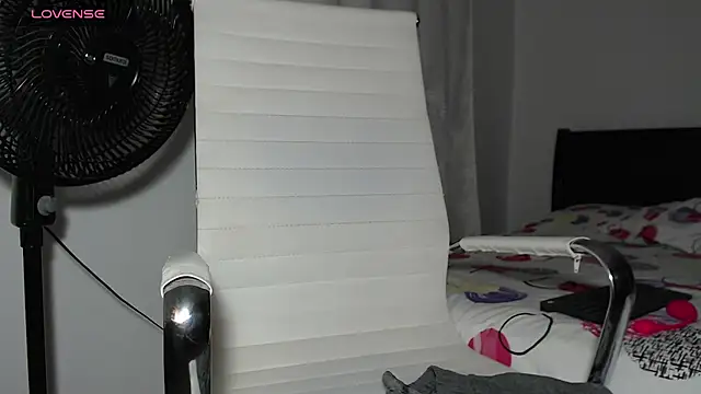 emma1005 online show from 12.19.24