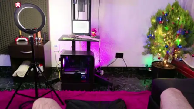 Snapshot of lilithandpaul chatting on 12.23.24 lilithandpaul online show from 12.23.24