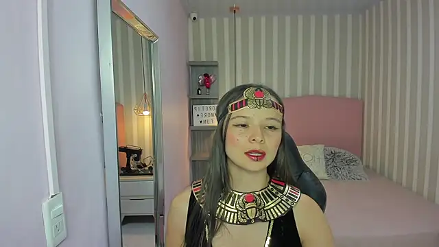 LORELAIGIVEN online show from 10.31.25